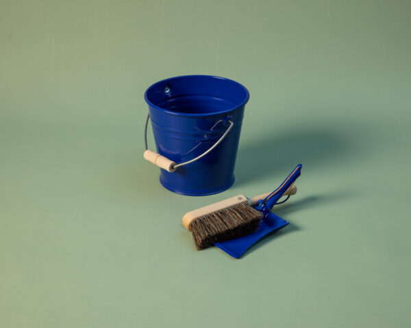 bucket blue